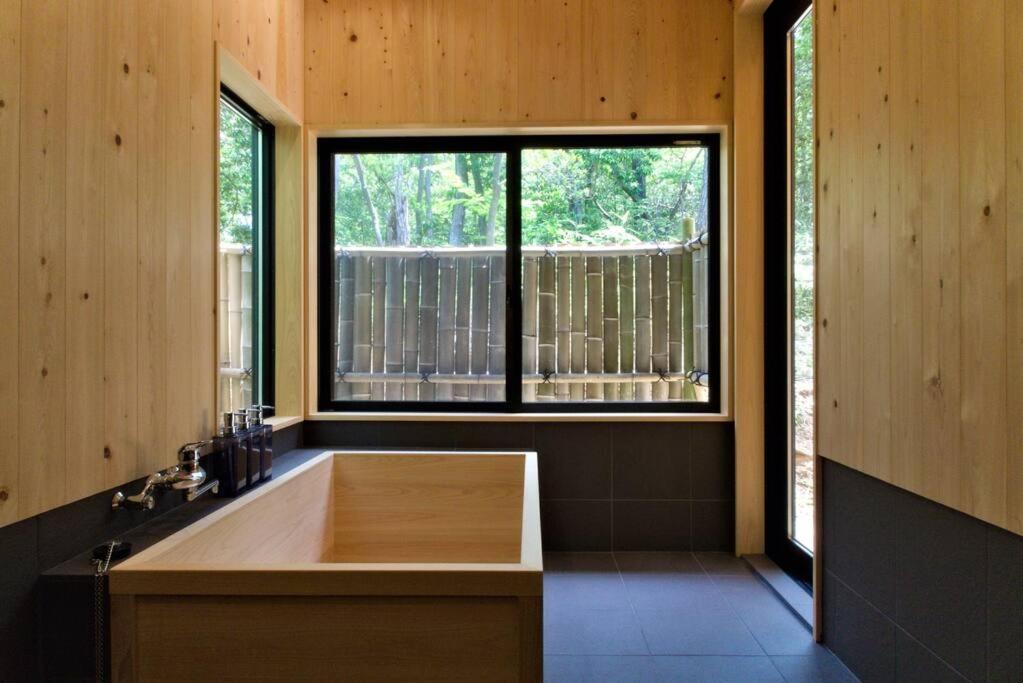 Hinoki No Ie - Cottage With Natural Hot Spring In A Cypress Bathtub Shika Eksteriør billede
